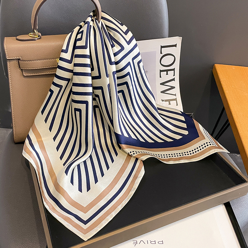 Luxury Brand Neckerchief Sprin - Wrist Wraps recension och pris