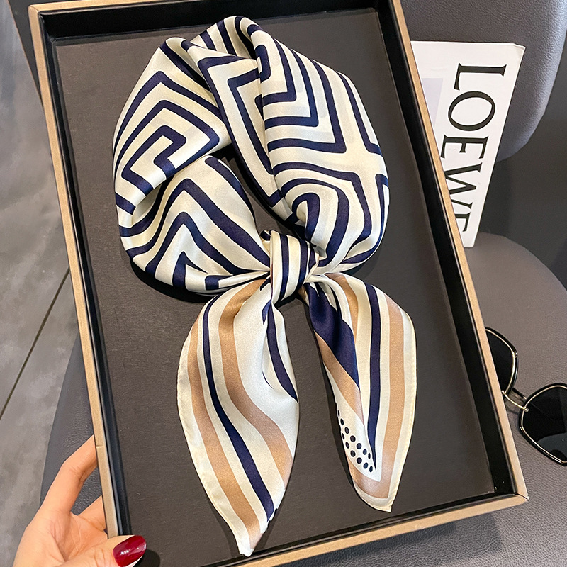 Luxury Brand Neckerchief Sprin - Wrist Wraps recension och pris